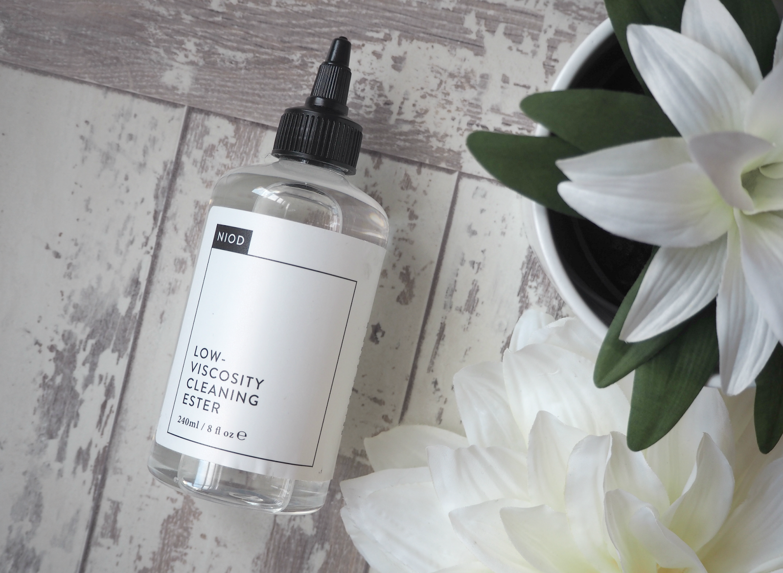 The Super Effective Cleanser From Niod That Doesn't Look, Feel Or Sound Like A Cleanser